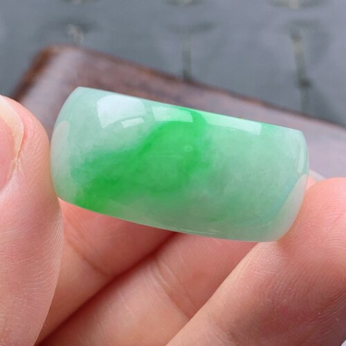 24-25号缅甸天然A货翡翠 T1012 内径20.6mm 飘阳绿轮胎戒指扳指