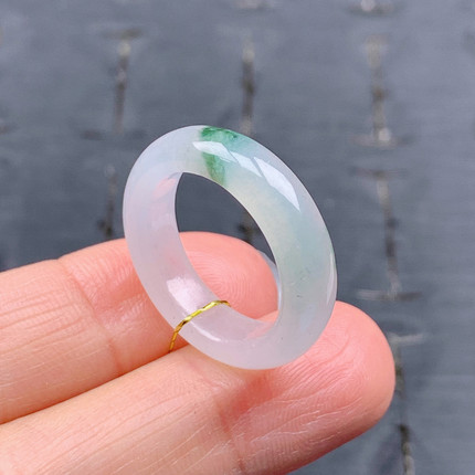 13号缅甸天然A货翡翠T647 内径16.8/5.2/3.4mm 冰润细腻飘花戒指