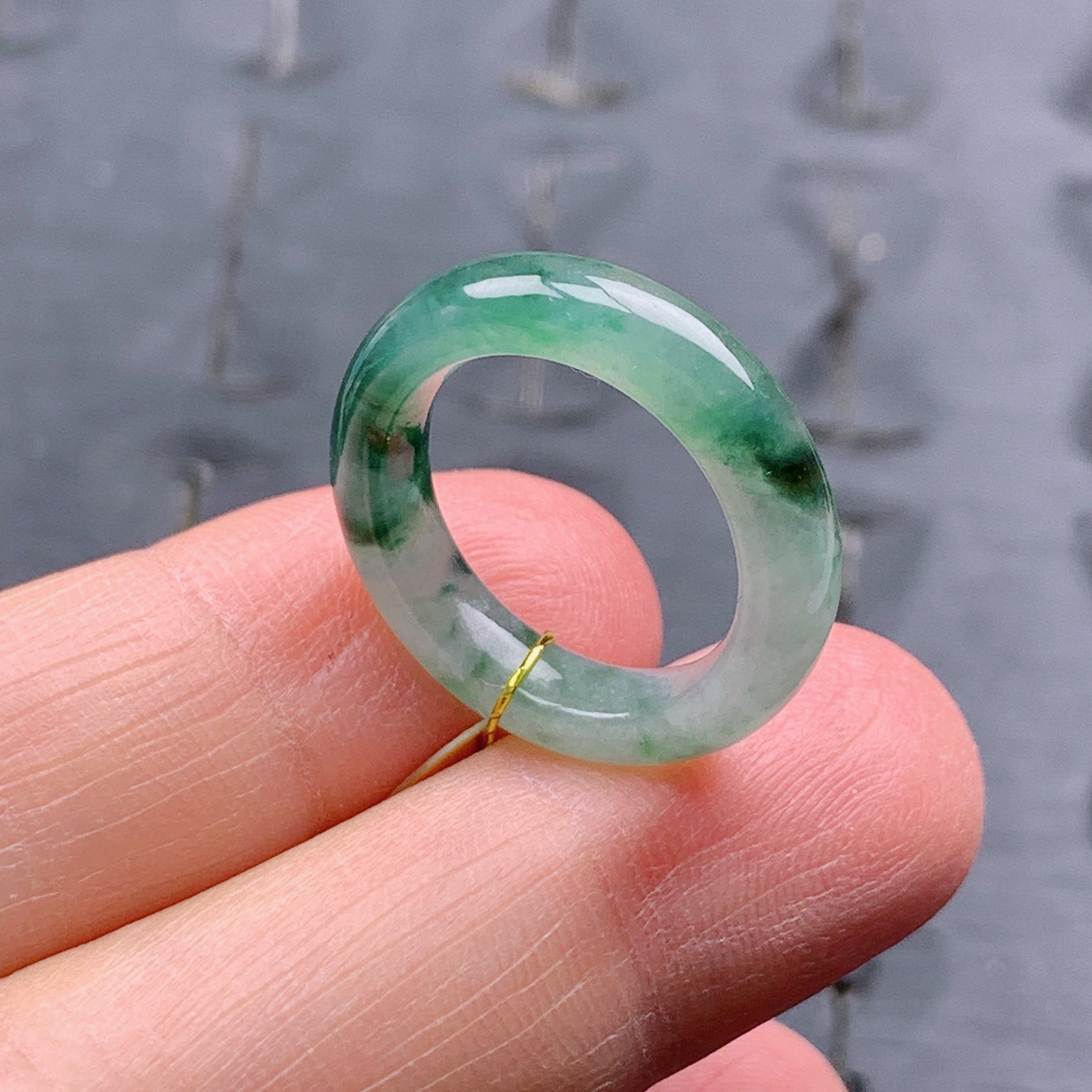 8-9号缅甸天然A货翡翠T731 内径15.2/4/3.4mm 冰胶起光飘绿戒指