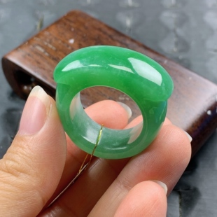 23-24号缅甸天然A货翡翠 T1062 内径20.5mm 冰绿马鞍戒指扳指