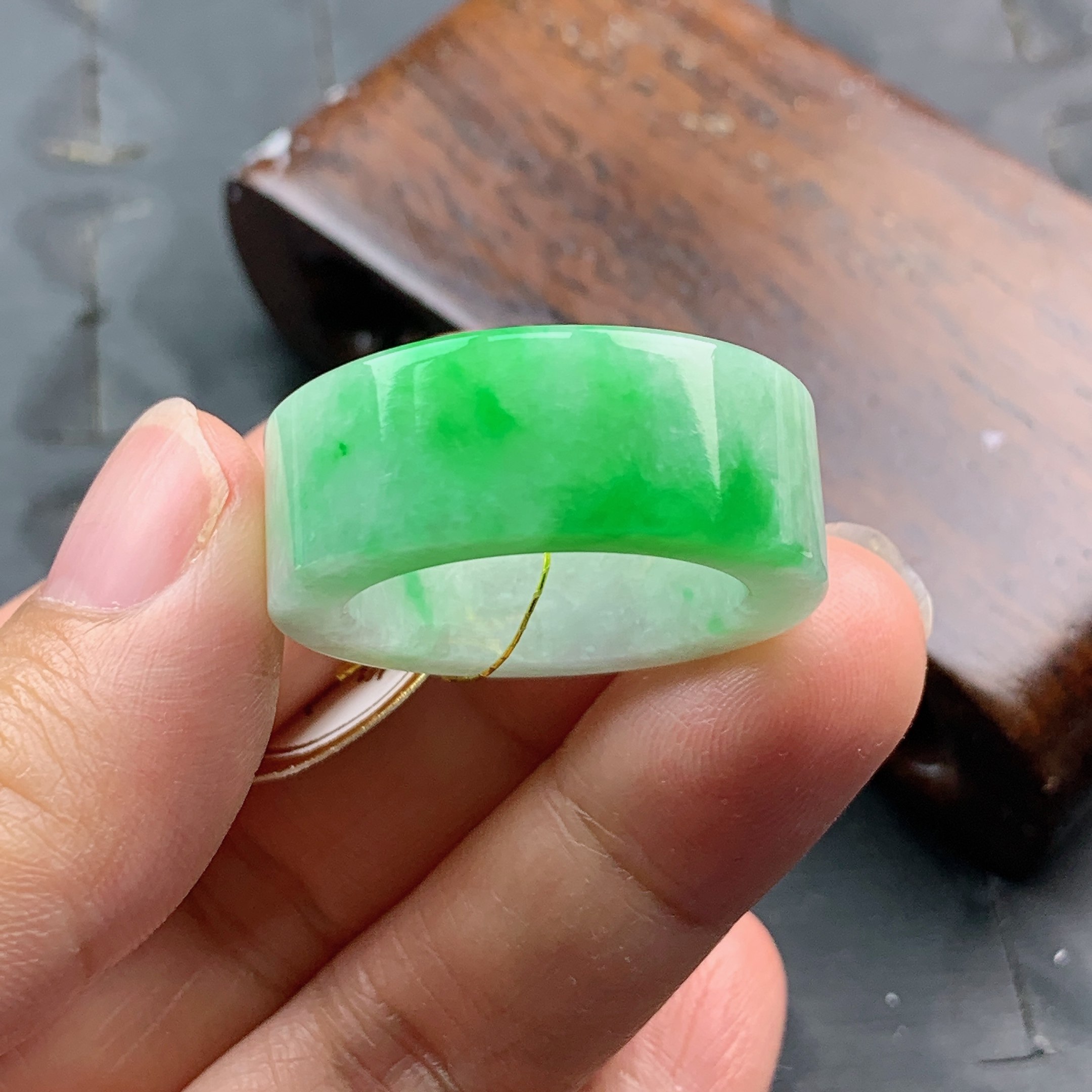 23-24号缅甸天然A货翡翠 T1044 内径20.5mm 正阳绿方戒扳指