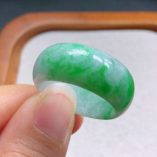 23号缅甸天然A货翡翠T1265内径20.6-10.6-3.8mm 阳绿轮胎戒指扳指