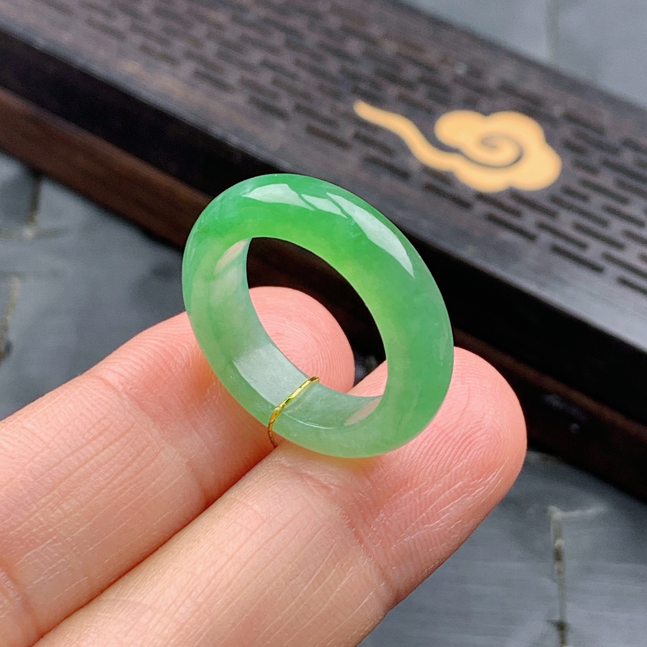 10号缅甸天然A货翡翠 T759 内径16/4.9/3.4mm 冰胶满绿戒指
