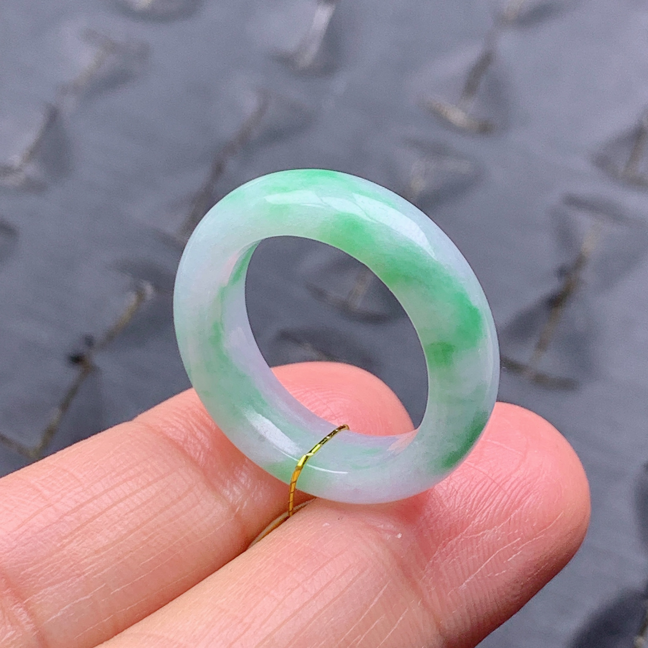 14号缅甸天然A货翡翠T627 内径17/6/3.6mm 飘阳绿戒指男女款素圈