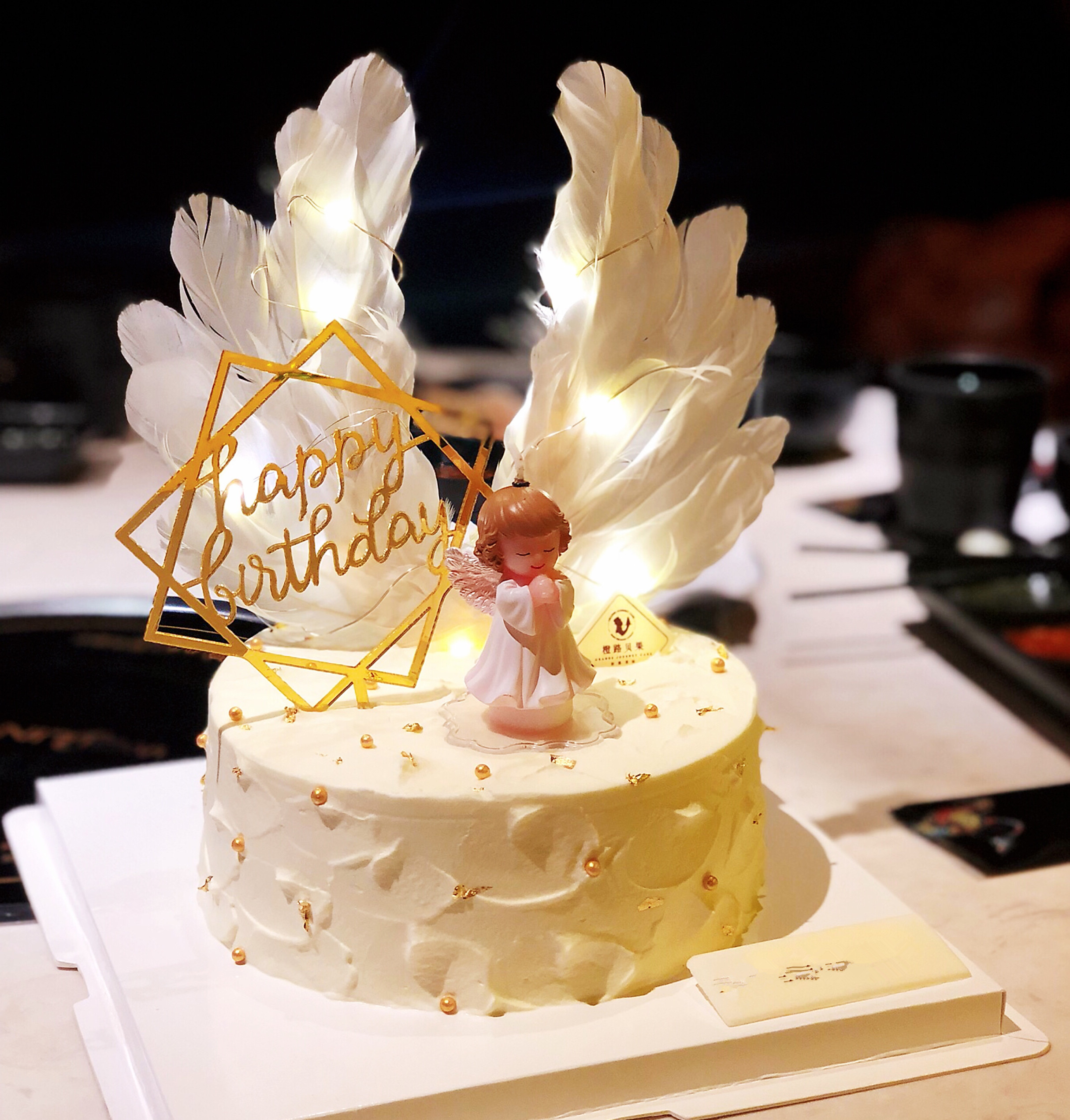 網紅天使蛋糕創意兒童情侶生日蛋糕石大理麗江玉溪曲靖同城配送在類目 水產肉類/新鮮蔬果/熟食, 新鮮蛋糕中 - 來自Buy2taobao.com提供專業的淘寶代購服務