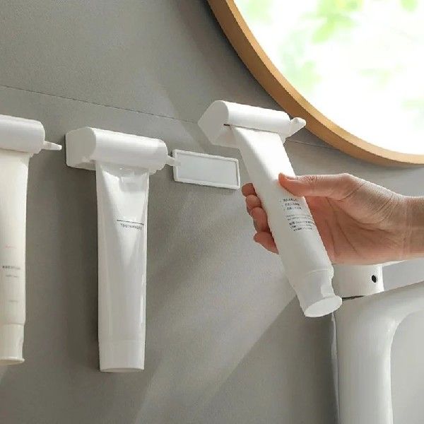 1PC Toothpaste Squeezer Powerful Magnetic Wall Mount - 实物图