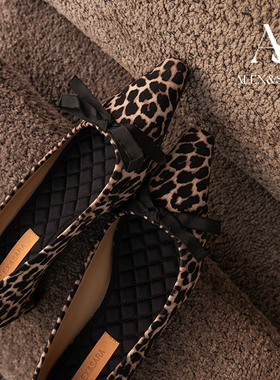 ALEXSARA 2026春夏新款 小方头豹纹浅口蝴蝶结真丝百搭矮跟单鞋子
