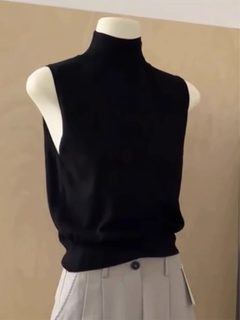 欧洲站名媛气质高领针织无袖背心2025早秋简约内搭黑色洋气打底衫