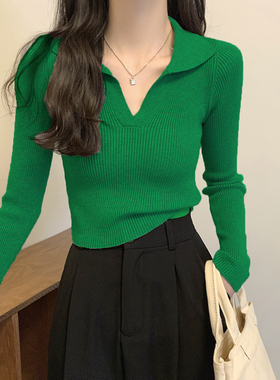 秋季新款V领内搭打底衫女POLO领针织衫2026修身绿色别致洋气上衣
