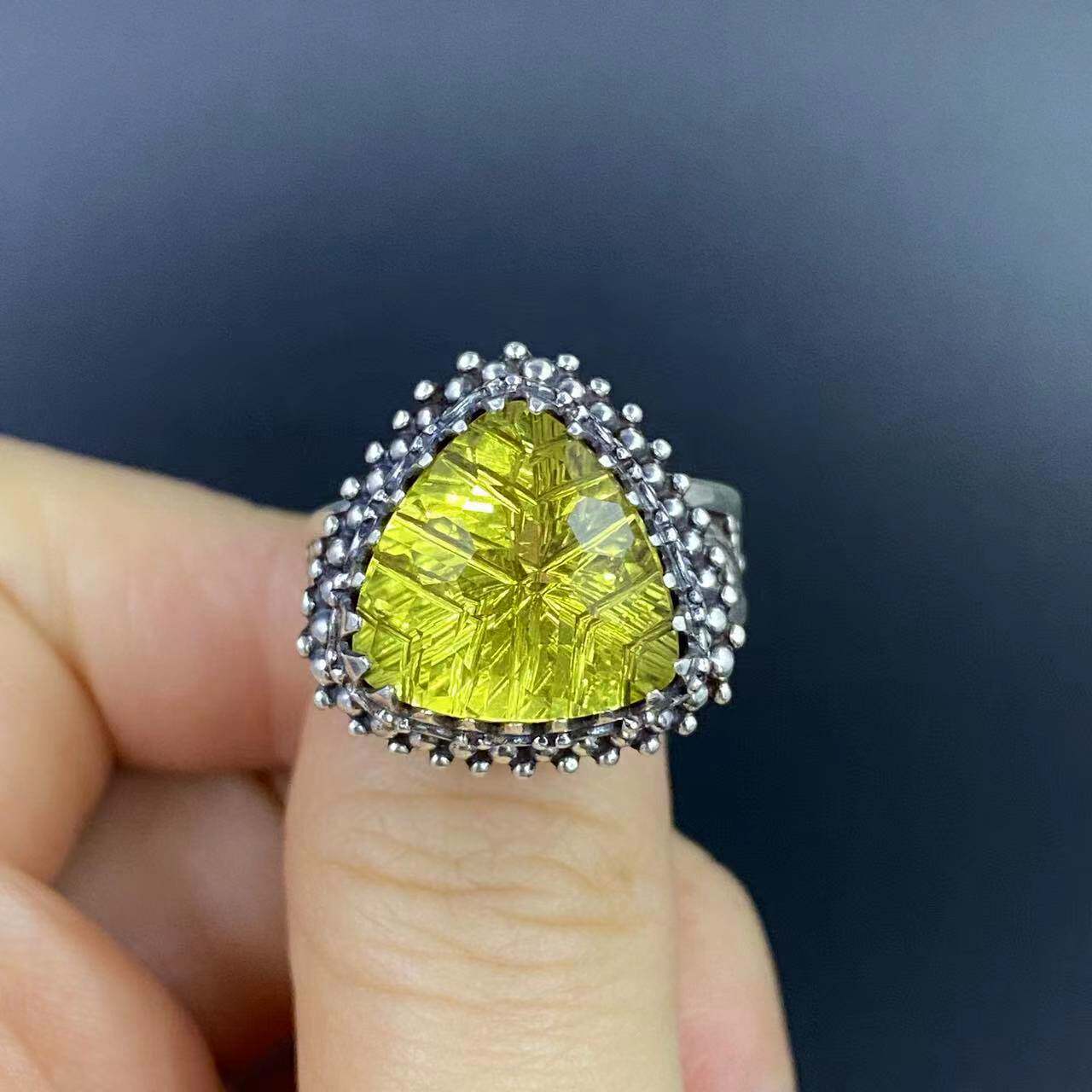 三角形菠萝切柠檬水晶戒指 尼泊尔手工925纯银 天然石头 复古异域