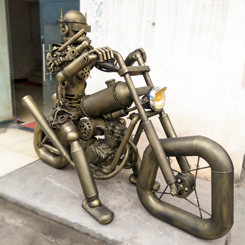 复古朋克工业风摩托车机器人模型创意户外大型铁艺装饰品落地摆件