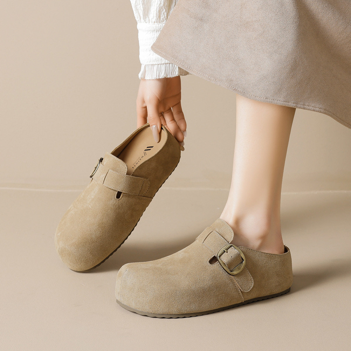 2026年新款复古绒面小个子厚底内增高丑萌一脚蹬包头半拖勃肯鞋女