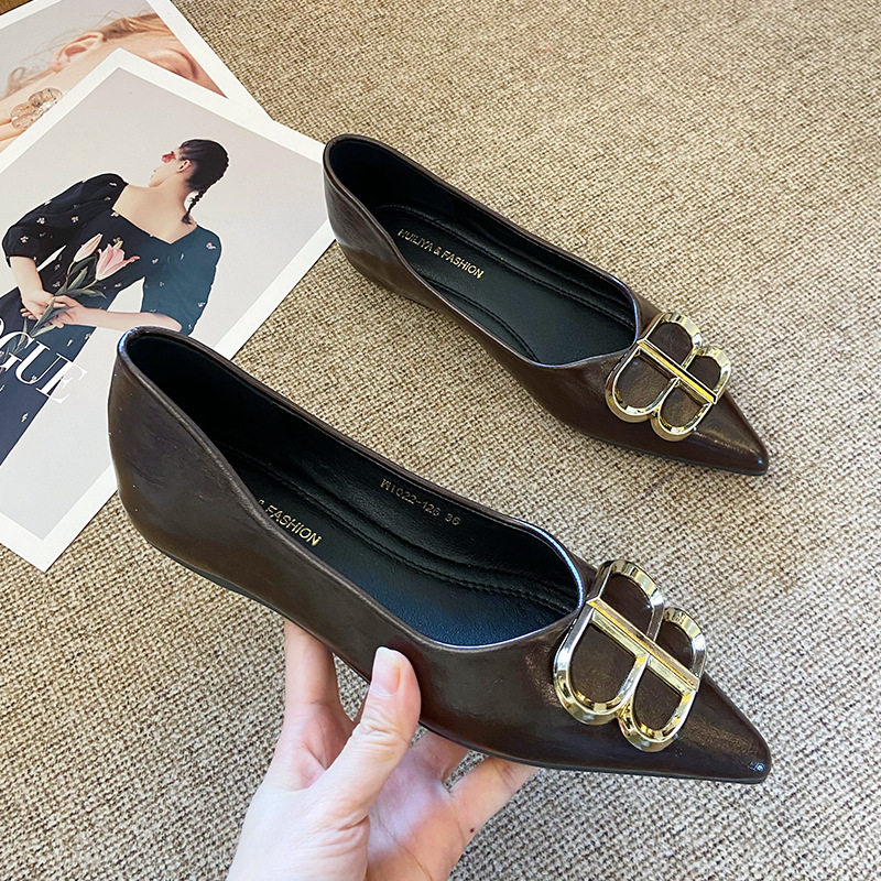 2026秋冬季新款欧美法式尖头双b金属扣丝女浅口气质平底鞋女