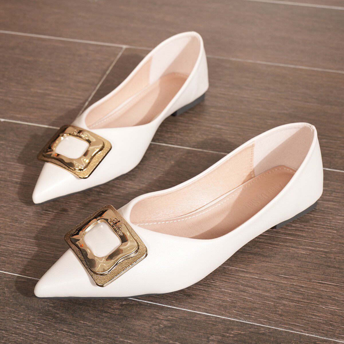 新款尖头浅口单鞋女平底软底瓢鞋黑色工作鞋通勤鞋大码女鞋41到43