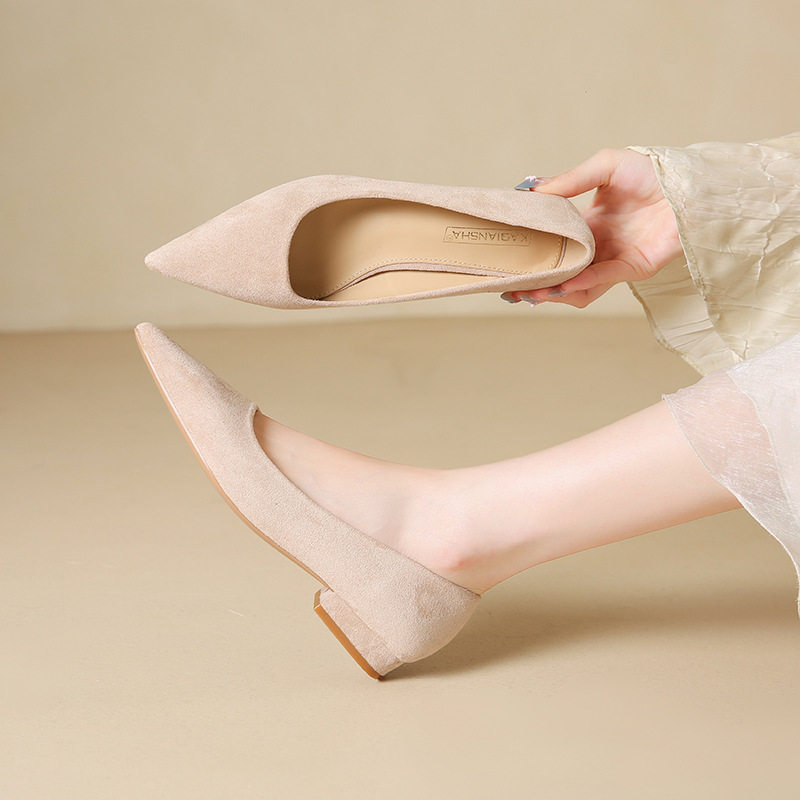 2026年新款夏季法式尖头素面百搭浅口粗跟配裙子平底鞋2cm单鞋女