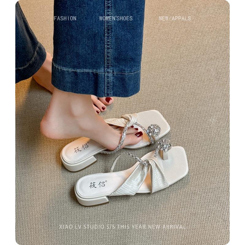 小众高级感凉拖鞋女夏季外穿2026新款粗跟法式水钻凉鞋大码女鞋41