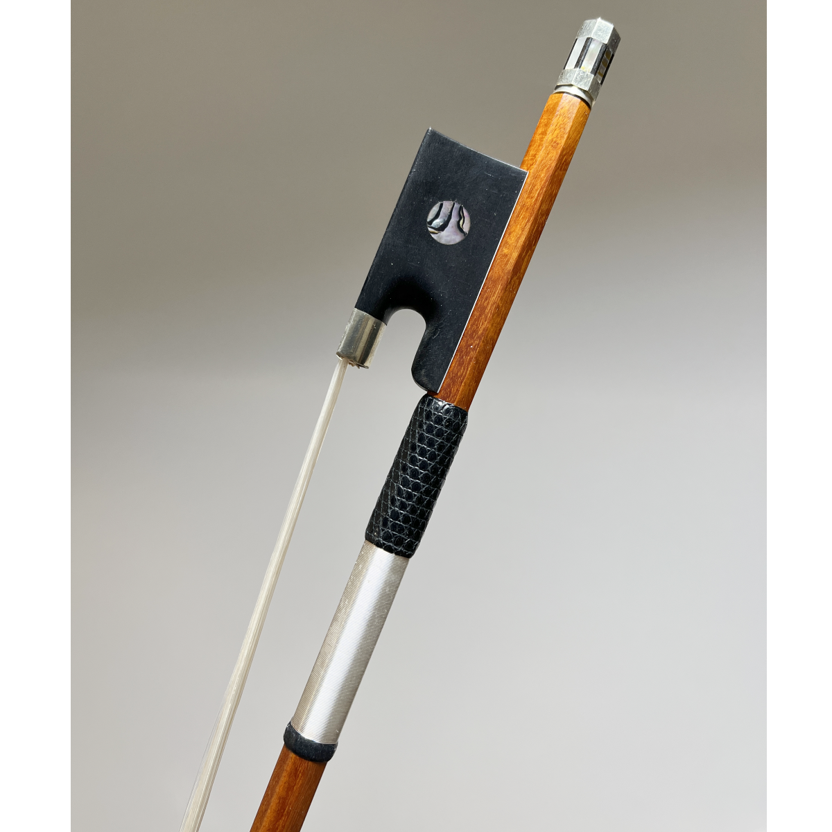 艺鸣乐器 正宗巴西苏木小提琴弓杆 乌木尾库 镶彩贝弓杆 蒙古马尾