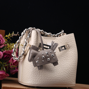 劳拉时黛正品女包2026轻奢凯莉包女包链条水桶包手提斜挎包高级感