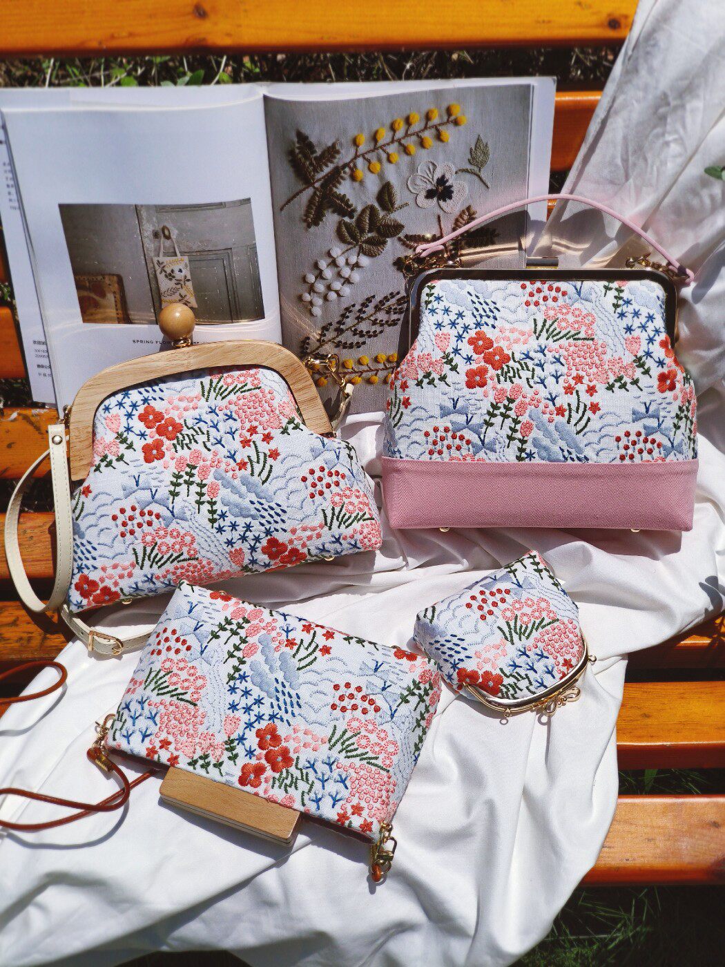 丸制原创手作 粉嫩的刺绣花丛口金包diy材料包木夹铁布艺解压手工,居家布艺,缝纫DIY材料套装,淘宝优惠券,粉丝福利购,淘宝优惠卷