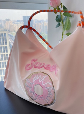 2025新款高端大气小众女式刺绣日常通勤百搭手提单肩斜挎托特包包