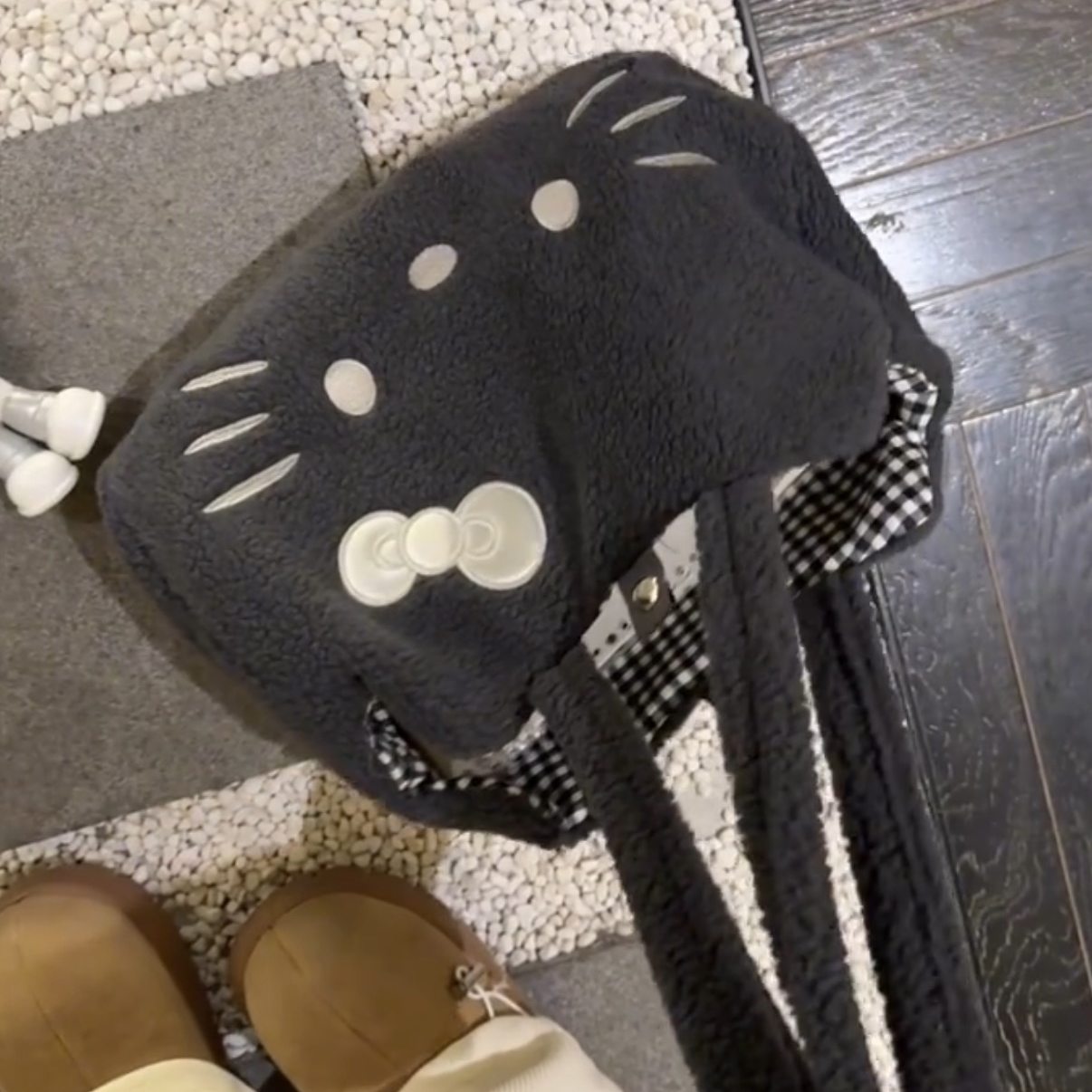 日系！2026刺绣复古灰色KT猫毛绒托特包女小众可爱通勤单肩手提包,箱包皮具/热销女包/男包,托特包,淘宝优惠券,粉丝福利购,淘宝优惠卷