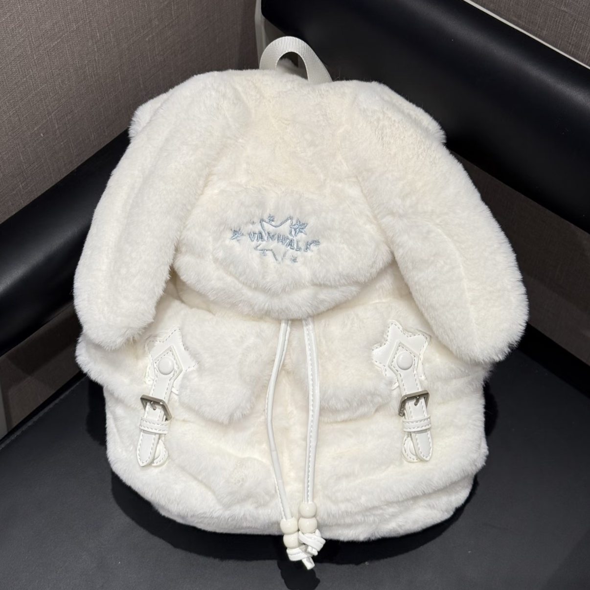 超可爱！2026新款毛绒绒兔耳朵双肩包包女大容量卡通毛毛包春背包