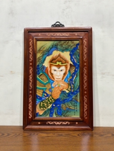 刘继卣作品红木镶瓷板画粉彩人物齐天大圣孙悟空挂景德镇陶瓷画