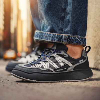 马登黑沙滩山系厚底运动休闲通勤鞋新款轻户外机能风免系鞋带男鞋