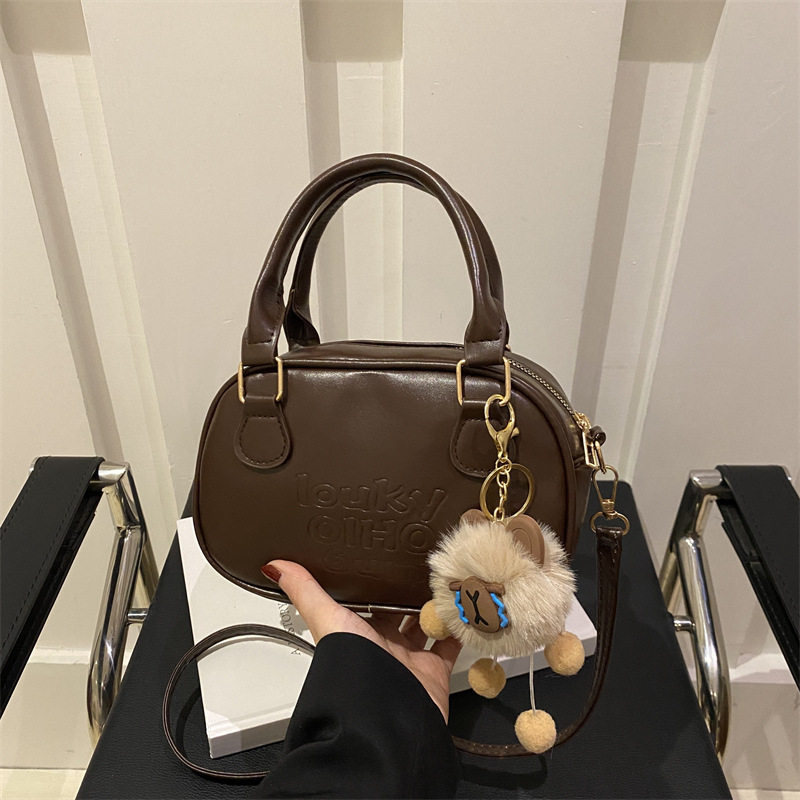 2025新款复古保龄球包女单肩斜挎包高级质感咖色手提包百搭小众包,箱包皮具/热销女包/男包,通用款女包,淘宝优惠券,粉丝福利购,淘宝优惠卷