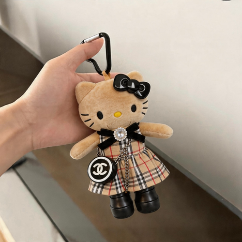 日本官方正品正版黑皮长腿贵妇hellokitty爱心扣毛绒公仔玩偶挂件