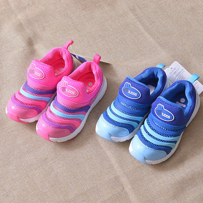 2022年夏季薄款透气网面一脚蹬运动鞋子中小童男童凉鞋女童洞洞鞋