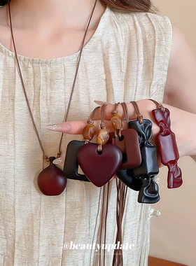 复古蜡绳树脂水壶糖果爱心吊坠项链美拉德风锁骨链小众设计感项饰