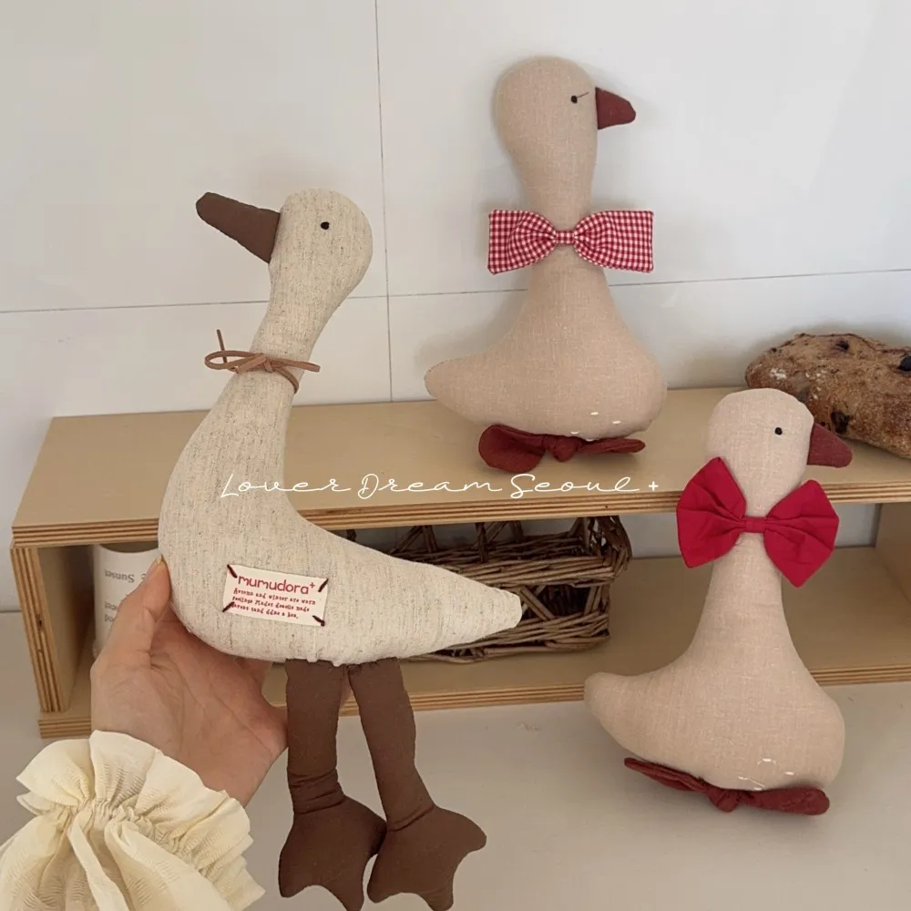 韩国秋冬新款蝴蝶结充棉布艺鸭鹅玩偶 可爱陪伴娃娃居家办公摆件