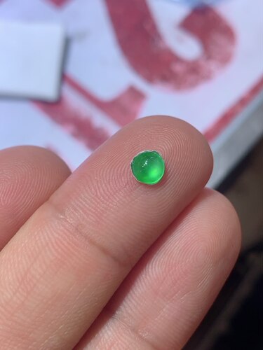 缅甸天然A货翡翠玻璃种起荧光绿蛋面可镶嵌戒指吊坠手链无纹裂