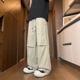 卡其色