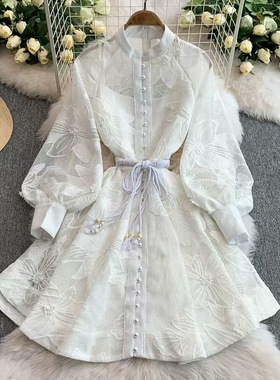 法式洋气高端宫廷风立领灯笼袖重工刺绣收腰显瘦白色A字连衣裙