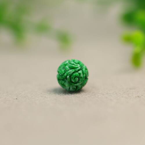 天然A货翡翠团寿龙纹雕花珠子