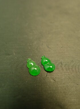 #I441一对老坑冰种满绿天然A货翡翠葫芦戒面 镶嵌耳钉戒指裸石