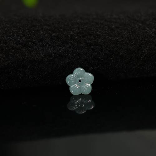 冰蓝水缅甸天然A货翡翠梅花