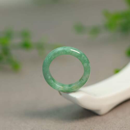 缅甸天然A货翡翠素圈戒指