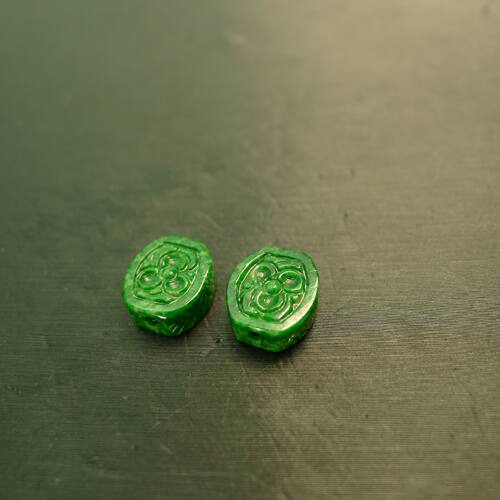 满色辣绿天然A货翡翠雕花桶珠