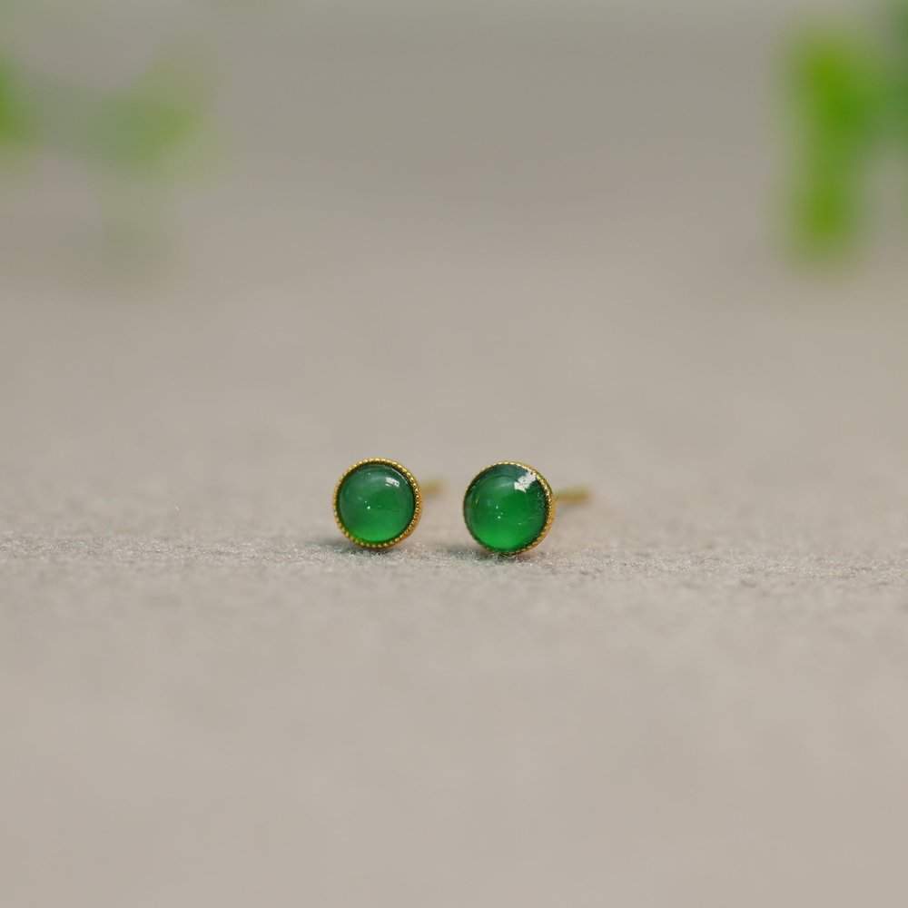 满绿天然A货翡翠小圆蛋面耳钉