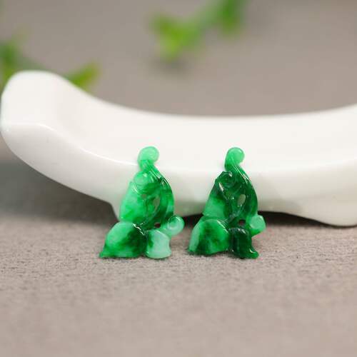 天然A货翡翠寿桃耳坠花片