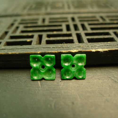 满色辣绿天然A货翡翠四叶草