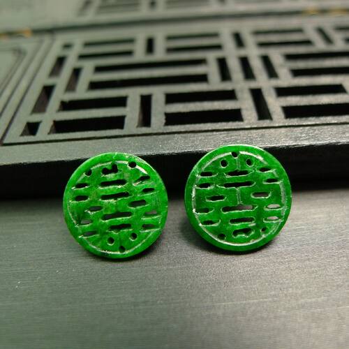 辣绿天然A货翡翠缕空圆喜字
