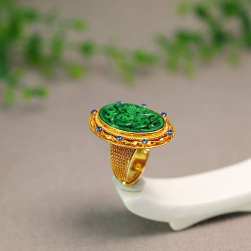 辣绿缅甸天然A货翡翠雕花戒指