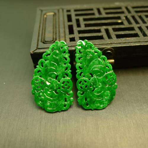 翡翠福在眼前云浮耳坠花片