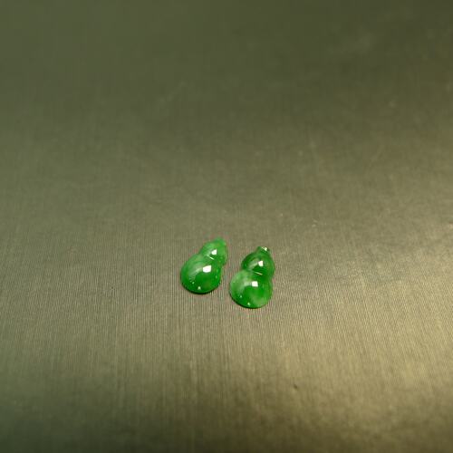 辣绿缅甸天然A货翡翠葫芦戒面