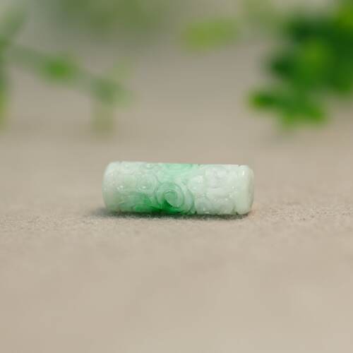 天然翡翠圆柱形雕花钱币路路通