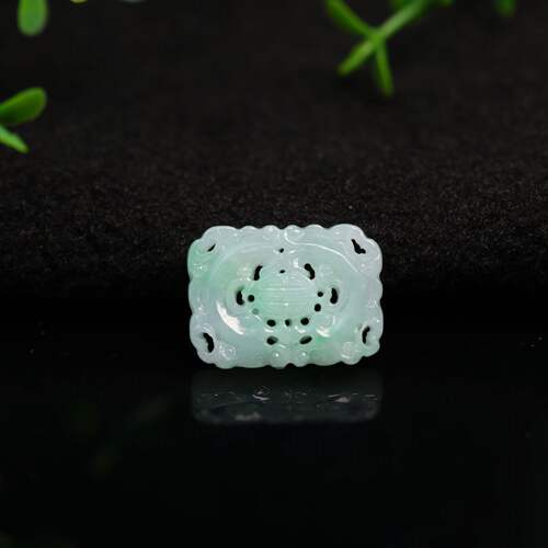 天然A货翡翠双龙捧寿方形背